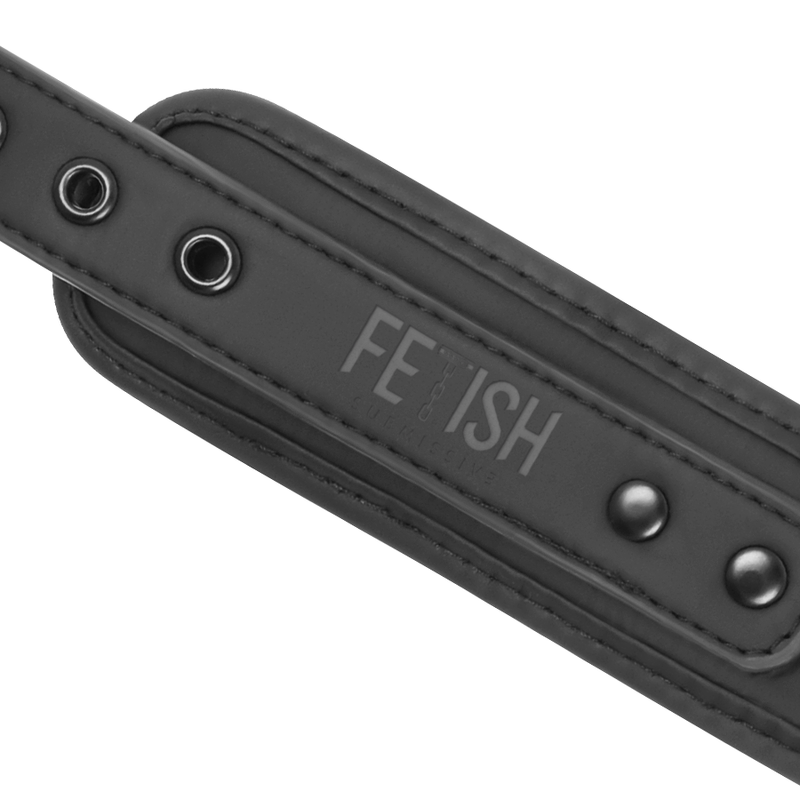 FETISH SUBMISSIVE - Kunstnahast kaelerihm koos käeraudadega